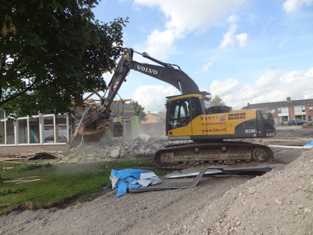 Slopen van de OBS Pieter van Thuylschool te Hoogersmilde Slopen van de OBS Pieter van Thuylschool te Hoogersmilde