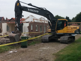 Koers Aannemingen BV sloopt 24 woningen in Nijeveen